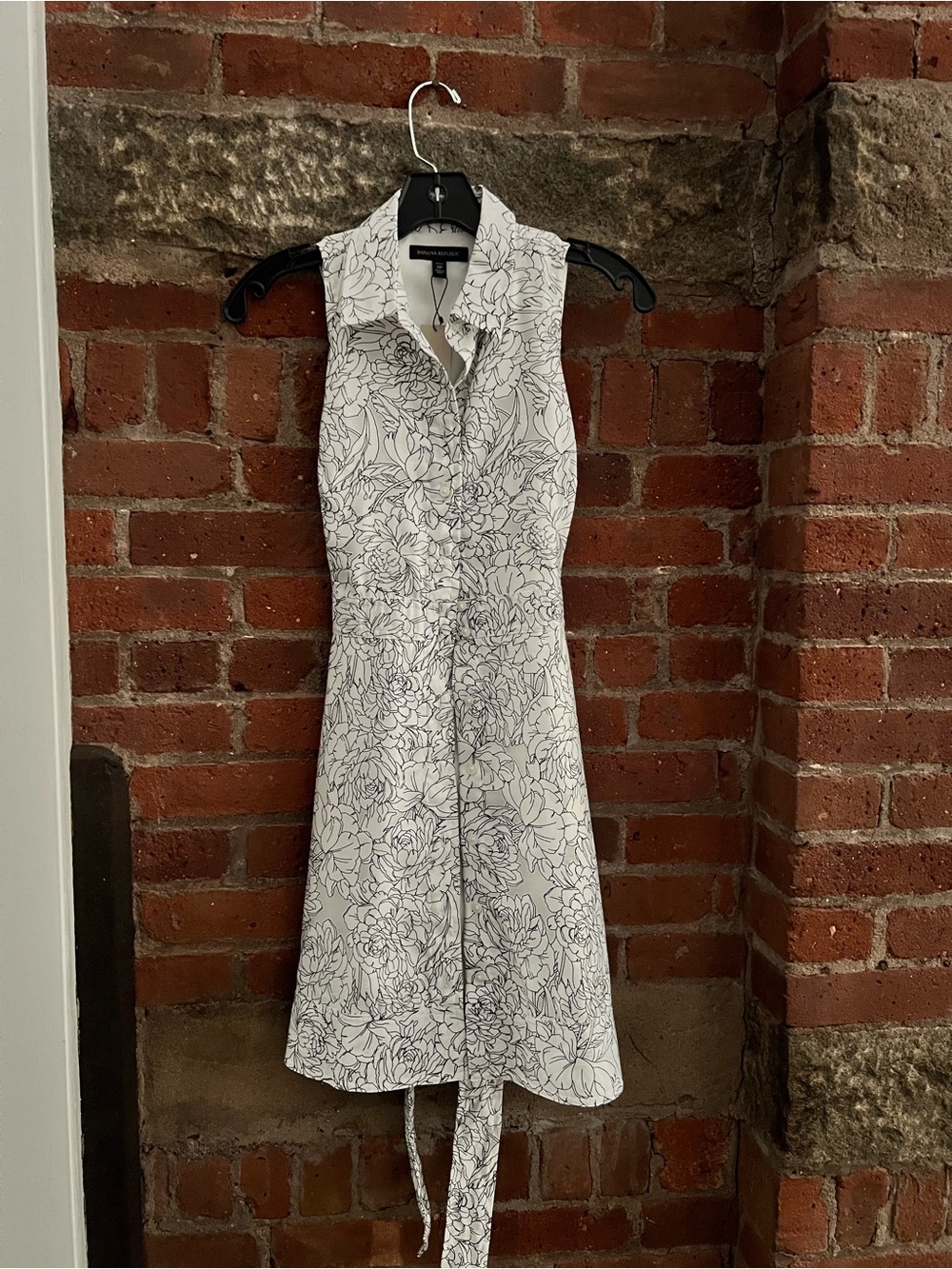 Banana Republic White Dress with Black Floral Print (2P)
